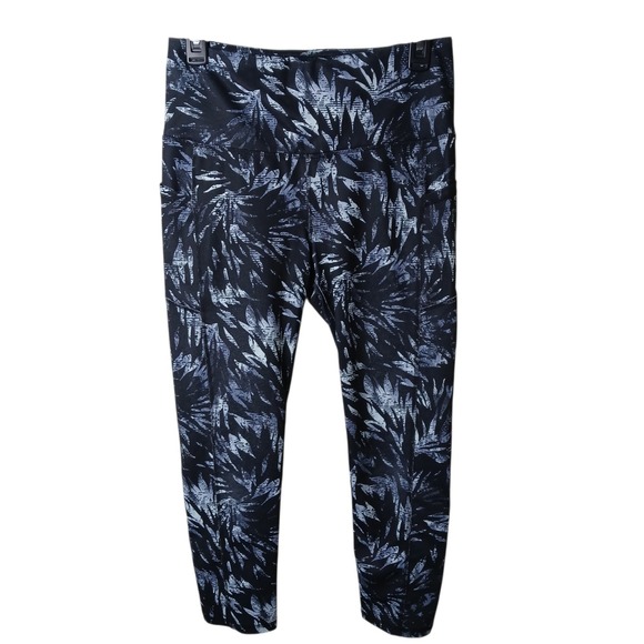 GAIAM Pants - Gaiam Yoga Leggings Medium Black Gray Abstract Leaf Floral Crop Workout Athletic